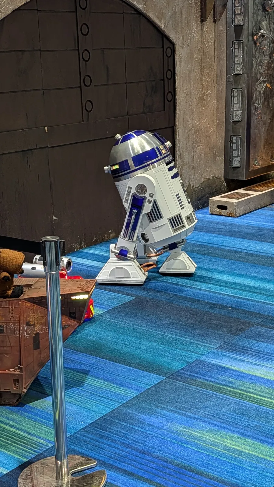 An R2-D2 droid at Fan Expo